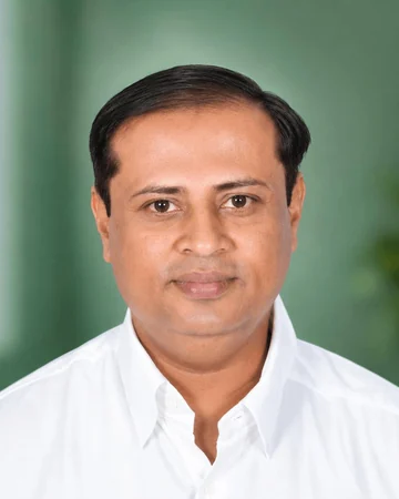 Portrait of Shri Makarand Nagin Patil